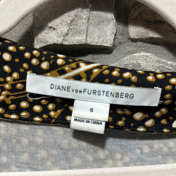 Diane Von Furstenberg Julian Two Mountain Jewels Printed Silk Wrap Dress Size 6 - Picture 3 of 4